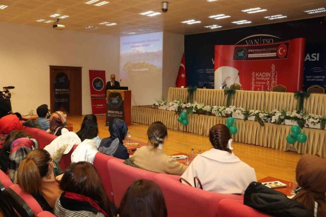 İ̇pekyolu’nda Kadınlara Yönelik Sağlık Semineri