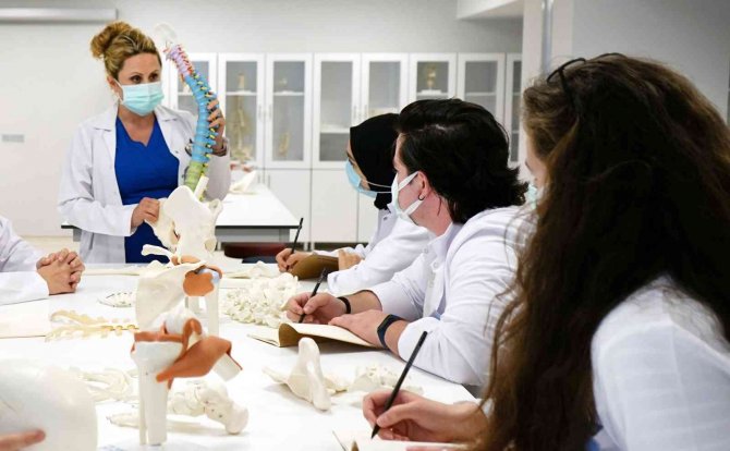 Liseli Öğrencilere Üniversite Deneyimi