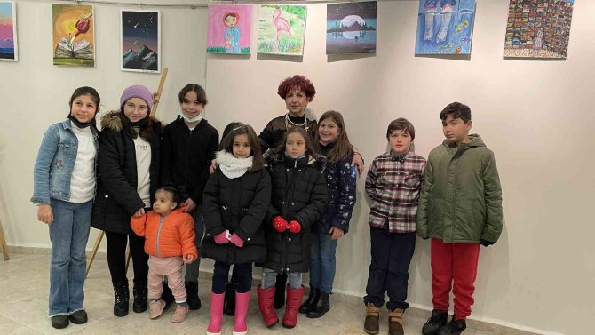 95 Eserini Sergileyen Çocuklar Başarıya İmza Attı