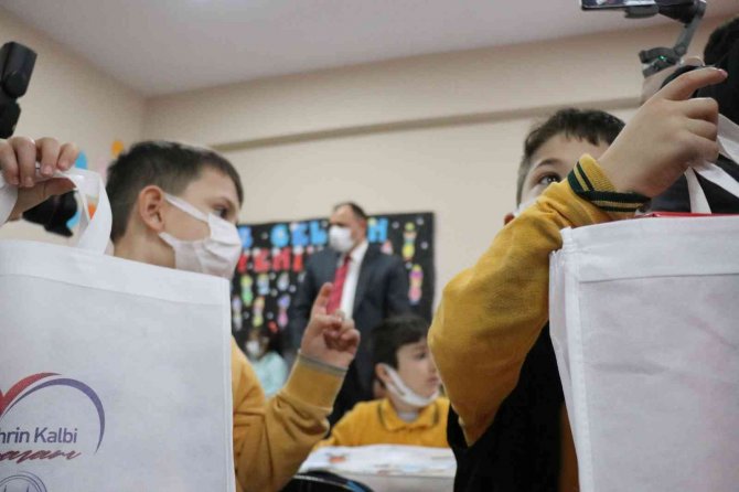 Sakarya’da Öğrencilerin Karne Heyecanı