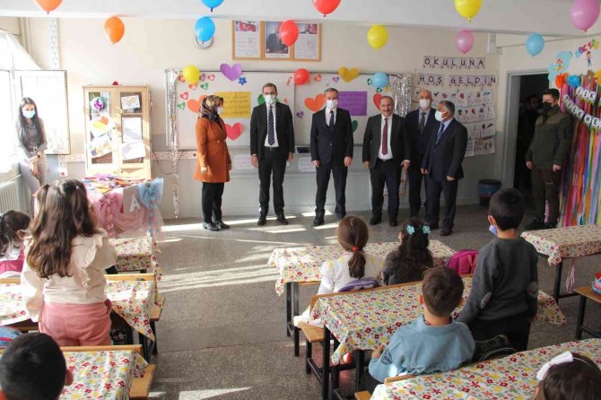 Ağrı’da Öğrencilerin Karne Sevinci