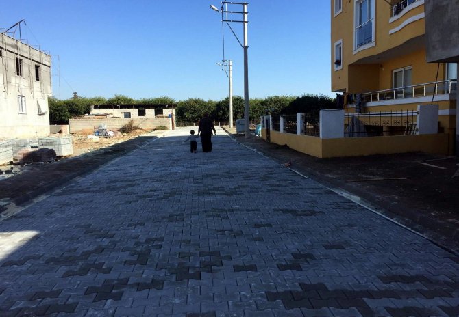 Akdeniz’de Sokaklar Asfalt Ve Kilit Taşı İle Yenileniyor