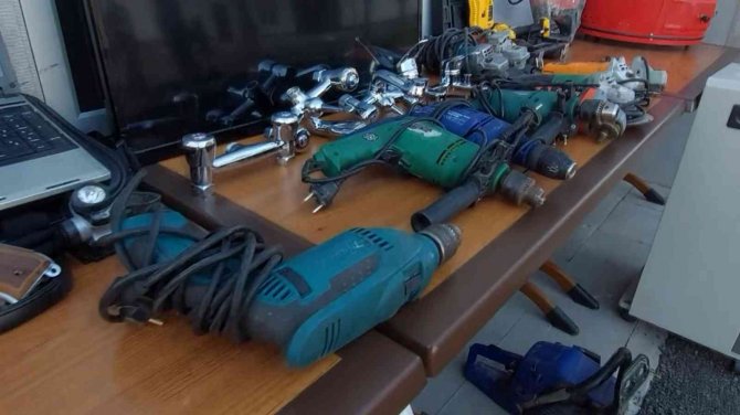 Aksaray’da 6 Hırsızlık Olayının Faili 3 Şüpheli Jasat’ın Operasyonuyla Yakalandı