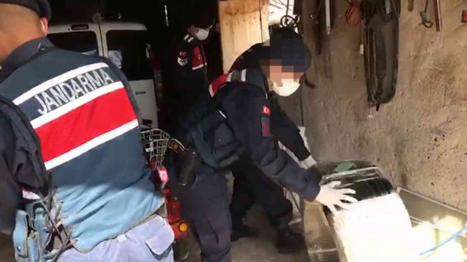 Aksaray’da 6 Hırsızlık Olayının Faili 3 Şüpheli Jasat’ın Operasyonuyla Yakalandı