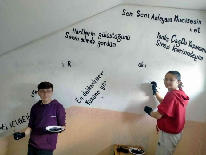 Anadolu Lisesi’nde “Duvarlar Konuşuyor” Projesi