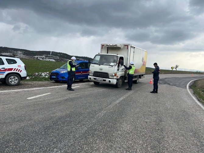Yol Denetimlerinde 16 Bin Lira Ceza Kesildi