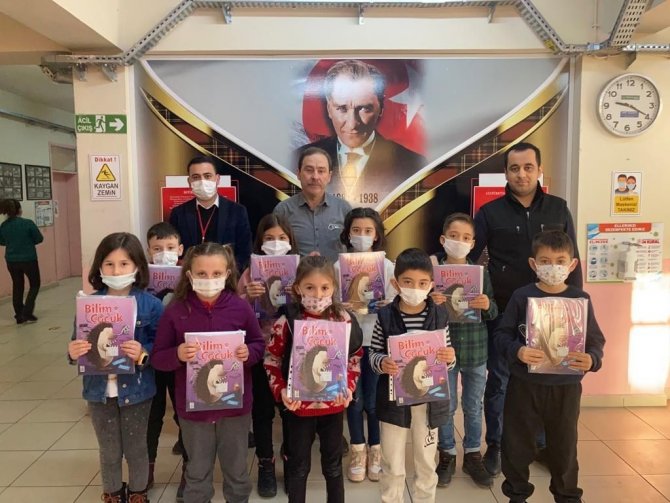 Başkan Kanar’dan Öğrencilere Karne Hediyesi