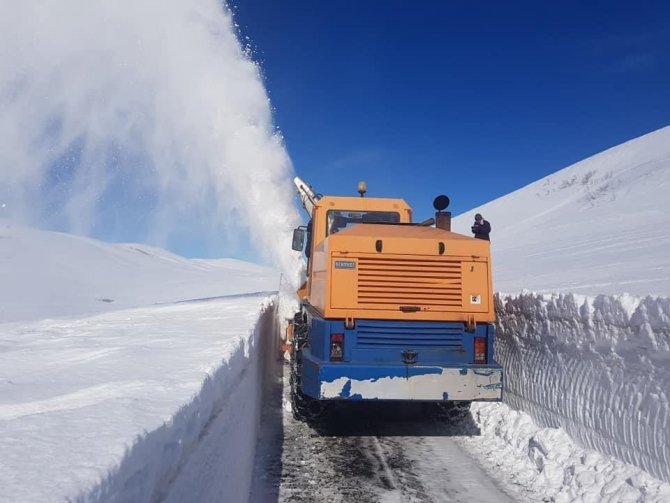 Bingöl’de 159 Köy Yolu Ulaşıma Açıldı