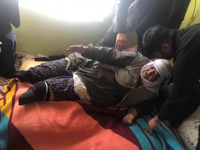 230 Kilogram Ağırlığındaki Hasta Kadın Hastaneye Ulaştırıldı