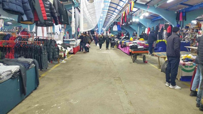 Bulgar Turistlere Pcr Zorunluluğu Başladı, Tıklım Tıklım Dolan Ulus Pazarı Boş Kaldı