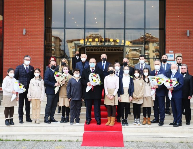 Bursa’da 2021-2022 Eğitim Öğretim Yılının 1. Dönemi Karne Töreniyle Sona Erdi