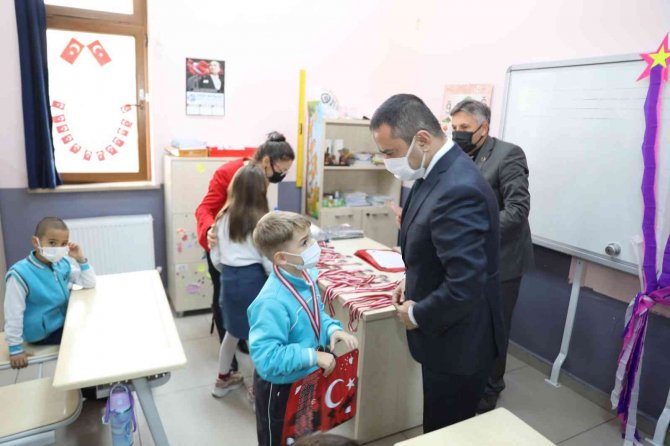 Çanakkale’de 71 Bin 908 Öğrenci Karne Aldı