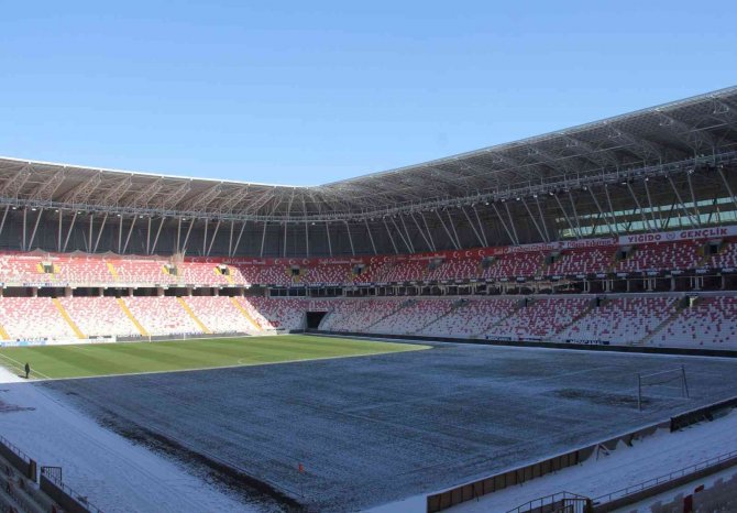 Sivas 4 Eylül Stadı, Alttan Isıtma İle Fenerbahçe Maçına Hazır Hale Gelecek