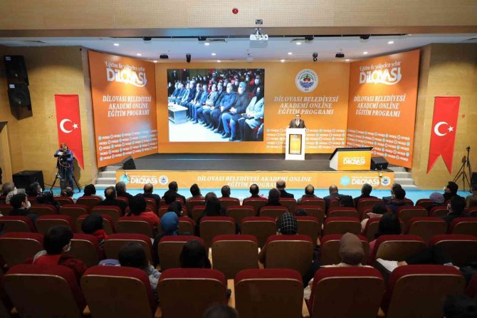 Dilovası’nda Öğrencilere Online Eğitim Desteği