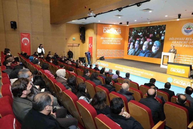 Dilovası’nda Öğrencilere Online Eğitim Desteği