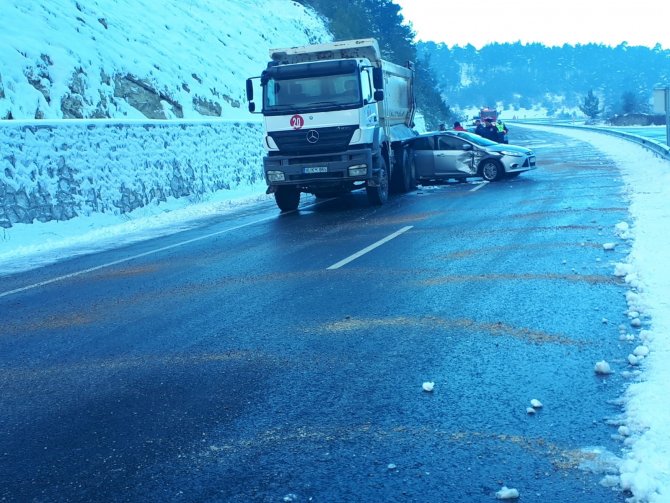 Dursunbey’de Buzlanma Kazaları Da Beraberinde Getirdi