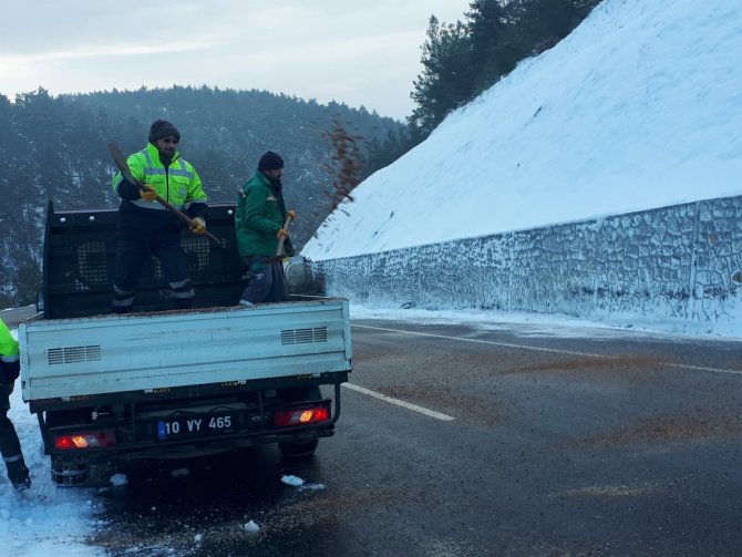 Dursunbey’de Buzlanma Kazaları Da Beraberinde Getirdi