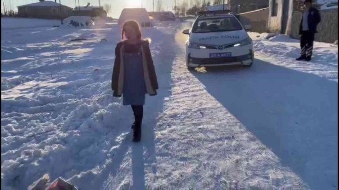 Karne Günü İki Kardeş Kızakla Kayarken Otomobilin Altında Kaldı