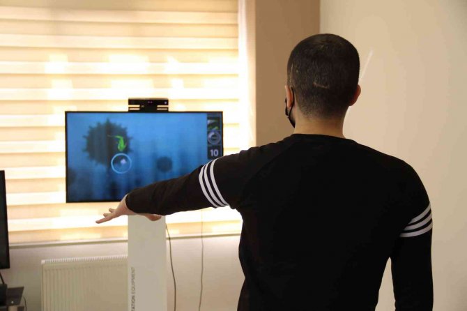 Yedi Yıl Önce Felç Olan Filistinli Gencin Yüzü Eskişehir’de Güldü