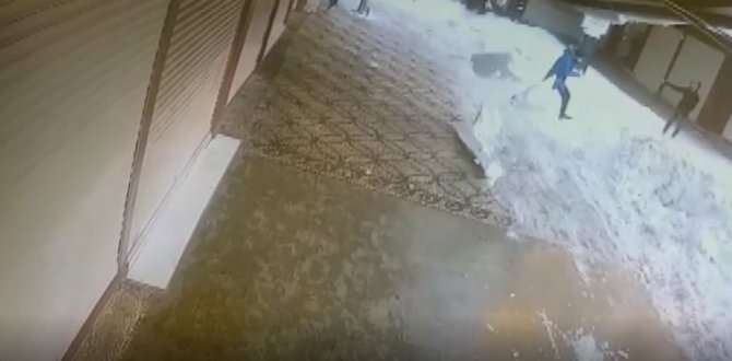 Kar Kütlesinin Altında Kalmaktan Saniyelerle Kurtuldular