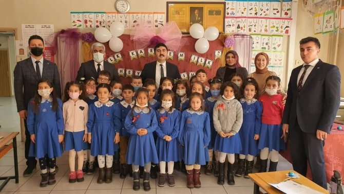 Kaymakam Öğrencilerin Sevincini Paylaştı