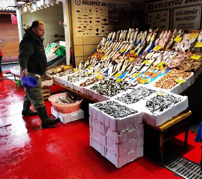 Hava Soğudu, Balık Tezgahları Şenlendi