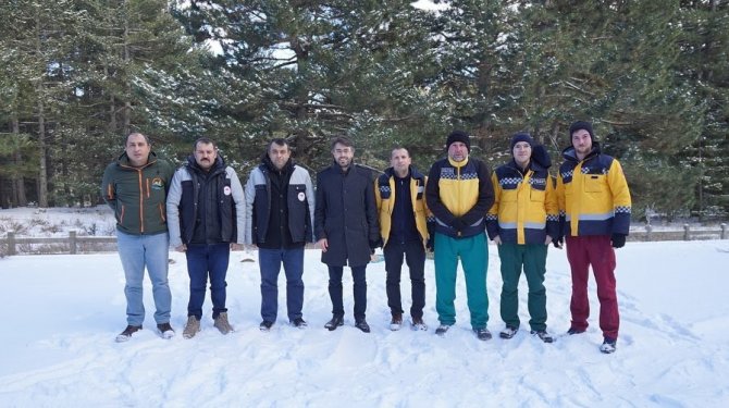 Isparta’da, Kar Altında Doğada Yaşayan Hayvanlar Unutulmadı