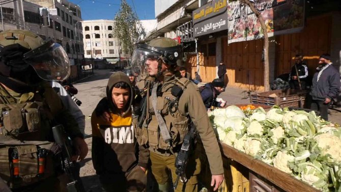 İ̇srail Güçleri İle Filistinli Gençler Arasında Çatışma: 5 Yaralı