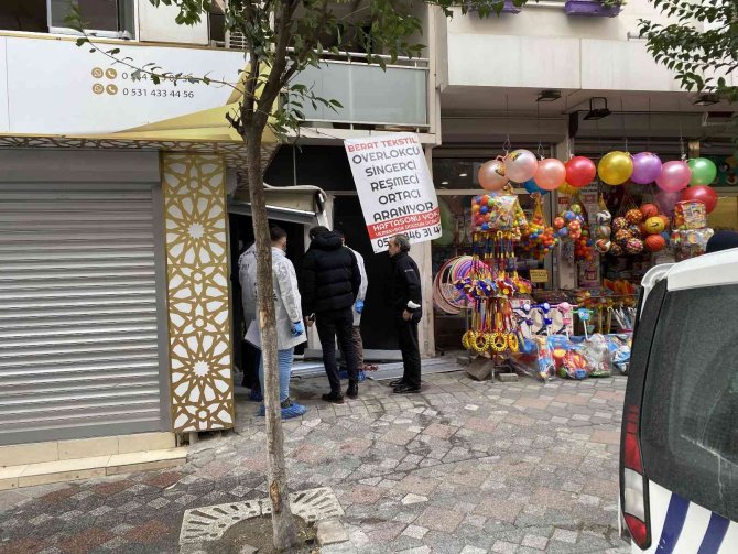 Zeytinburnu’da İş Yerinde Çıkan Yangında 1 Kişi Hayatını Kaybetti