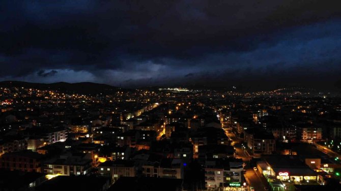 Kar Öncesi Şehir Kara Bulutlara Teslim Oldu