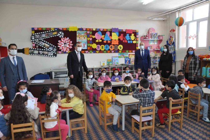 Kars’ta 62 Bin 750 Öğrenci Yarıyıl Tatiline Girdi