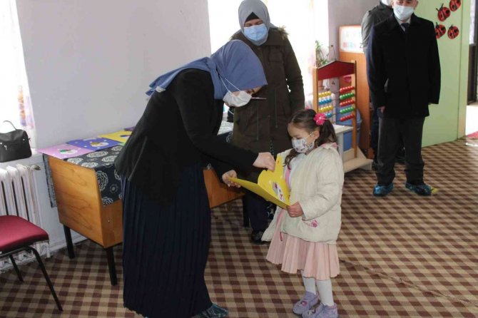 Kaymakam Özay: “Bol Kitap Okuyup, Tekrar Yapın”