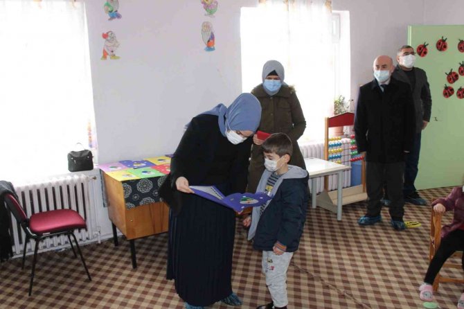 Kaymakam Özay: “Bol Kitap Okuyup, Tekrar Yapın”