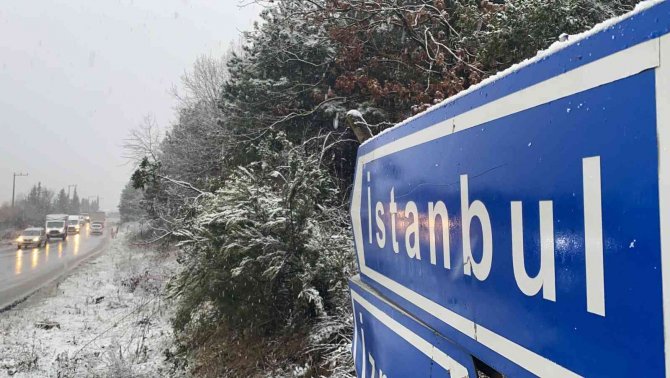 Kocaeli’de Kar Yağışı Etkili Oluyor