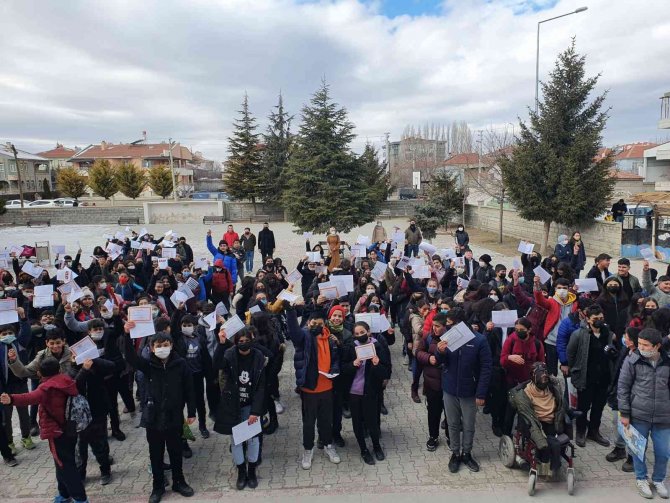 Kulu’da 7 Bin 510 Öğrenci Karne Aldı