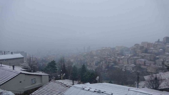 İ̇stanbul Anadolu Yakası’nda Kar Yağışı Etkili Oluyor