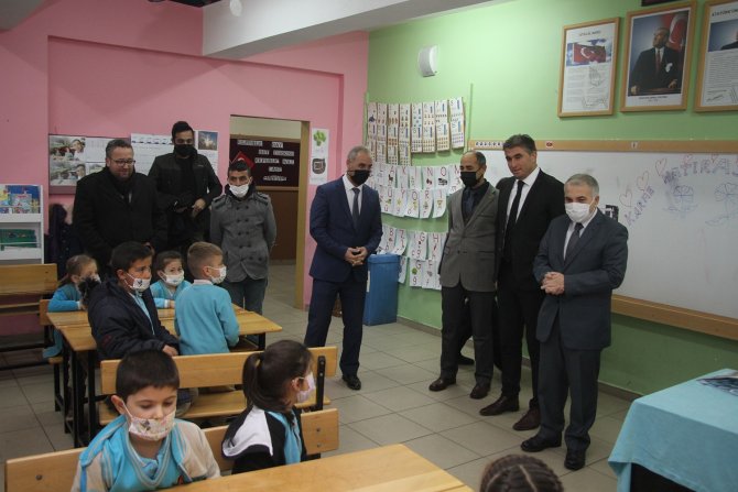 Kula’da 6 Bin 631 Öğrenci İlk Dönem Karnelerini Aldı