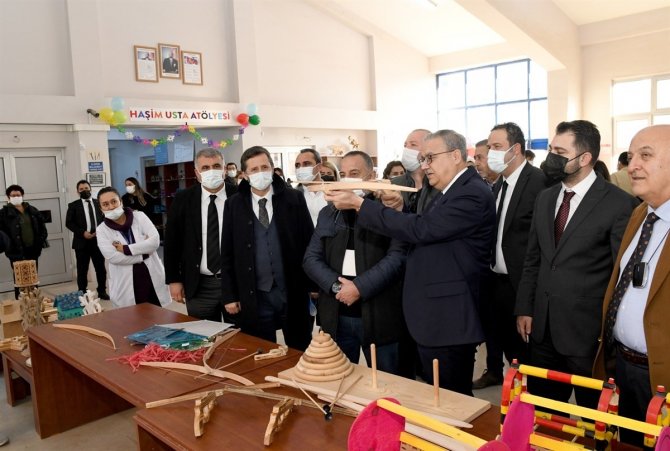 Vali Su, Mtosb’deki Öğrencilerle Buluştu