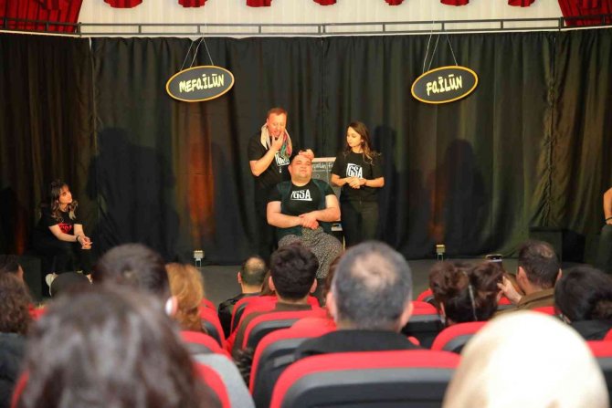 Fatsa’da, ‘Mesaiden Sahneye’ Adlı Doğaçlama Tiyatro Sahne Aldı