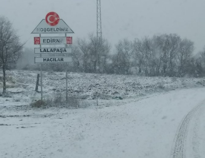 Beklenen Kar Yurda Giriş Yaptı: Edirne Kısa Sürede Beyaza Büründü