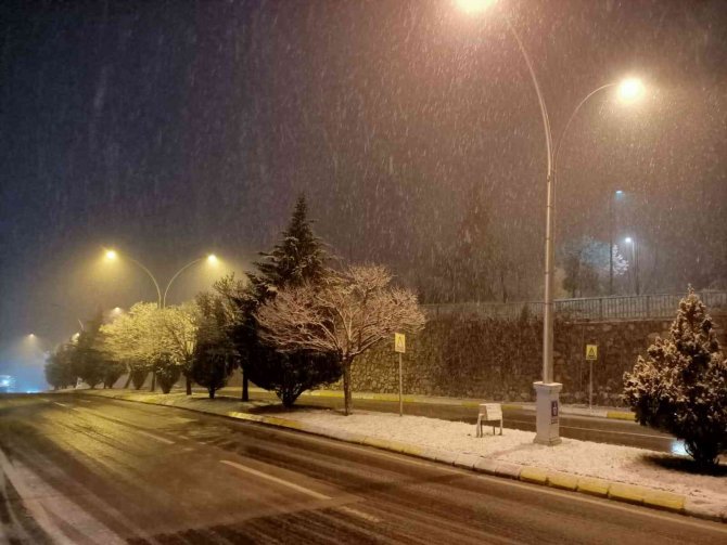 Kocaeli’de Kar Yağışı Zor Anlar Yaşattı