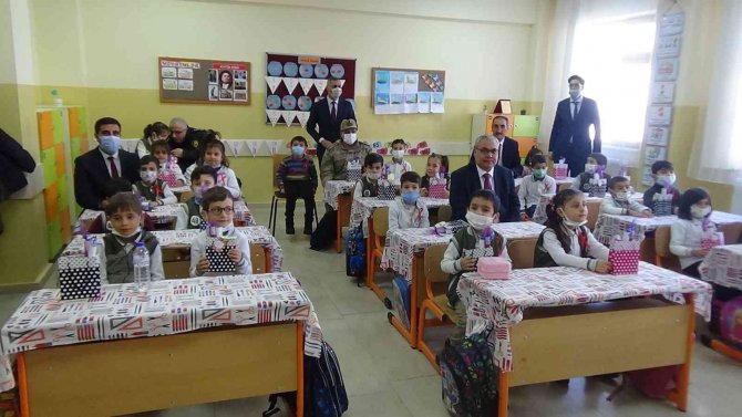 Muş’ta 114 Bin Öğrenci Karne Heyecanı Yaşadı