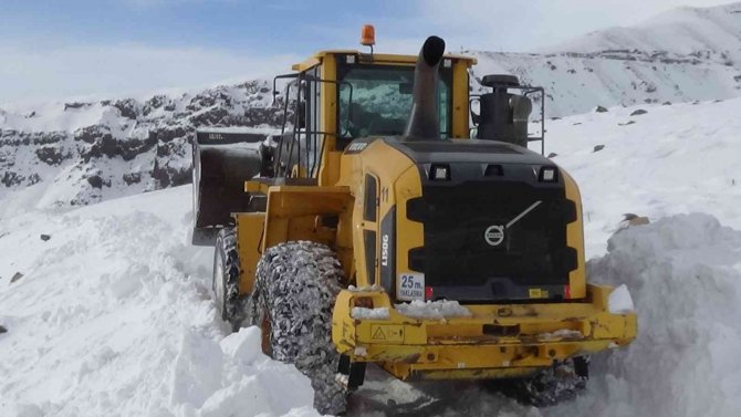 Muş’ta 220 Köy Yolu Ulaşıma Açıldı