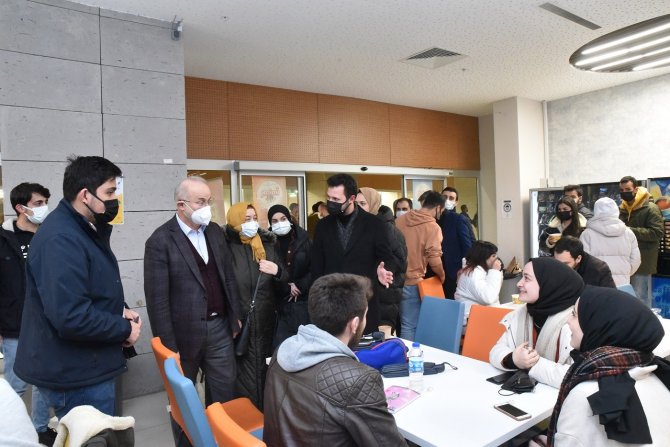 Rektörden Öğrencilerin İçini Isıtan Hareket