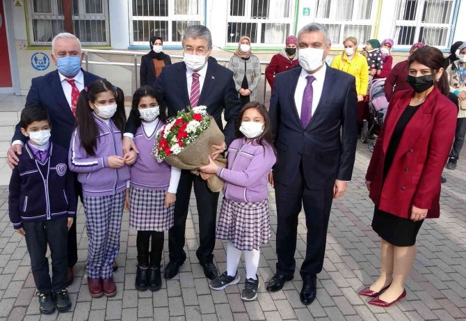 Osmaniye’de 137 Bin Öğrenci Karne Heyecanı Yaşadı