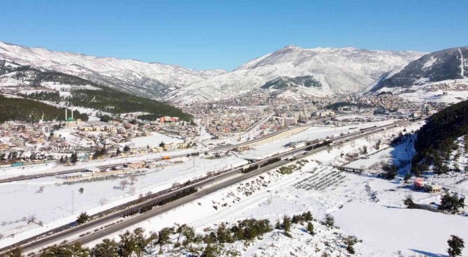 Beyaza Bürünen Bahçe İlçesi Drone İle Havadan Görüntülendi