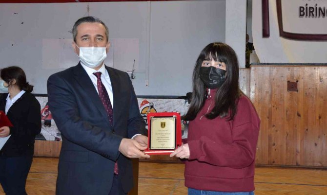 Bafra’da 24 Bin Öğrenci Karnelerini Aldı