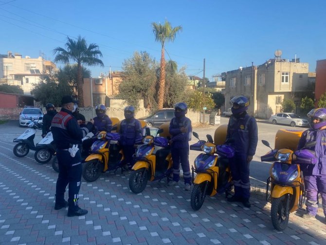 Jandarmadan Kuryelere Trafik Eğitimi