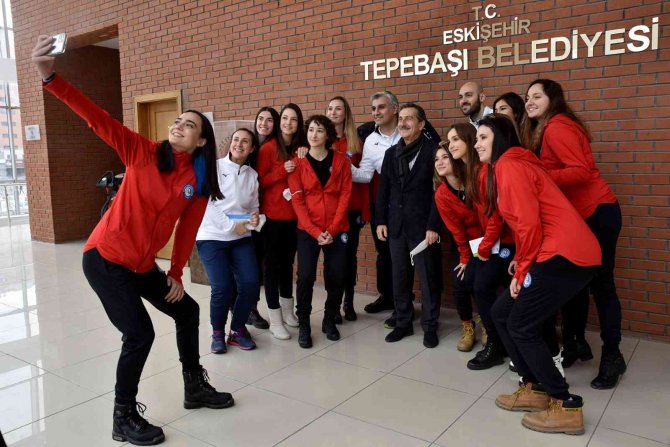 Başkan Ataç ’Tepebaşı’nın Sultanları’na Başarı Diledi