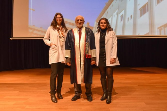 Tıp Fakültesi Öğrencileri ’Beyaz Önlük’ Giydiler